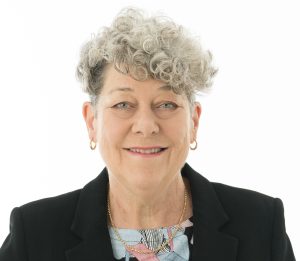 Photo of Dr Julie Lindsay